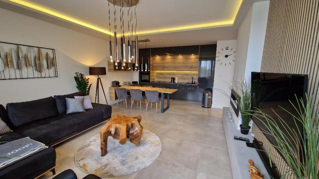 Family Resort Subotica Apartments Ngoại thất bức ảnh